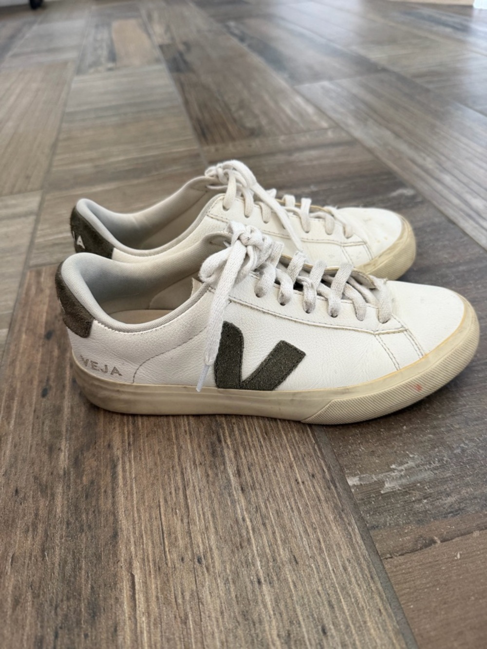 Veja campo sneakers Women’s size 8 - Picture 5 of 10